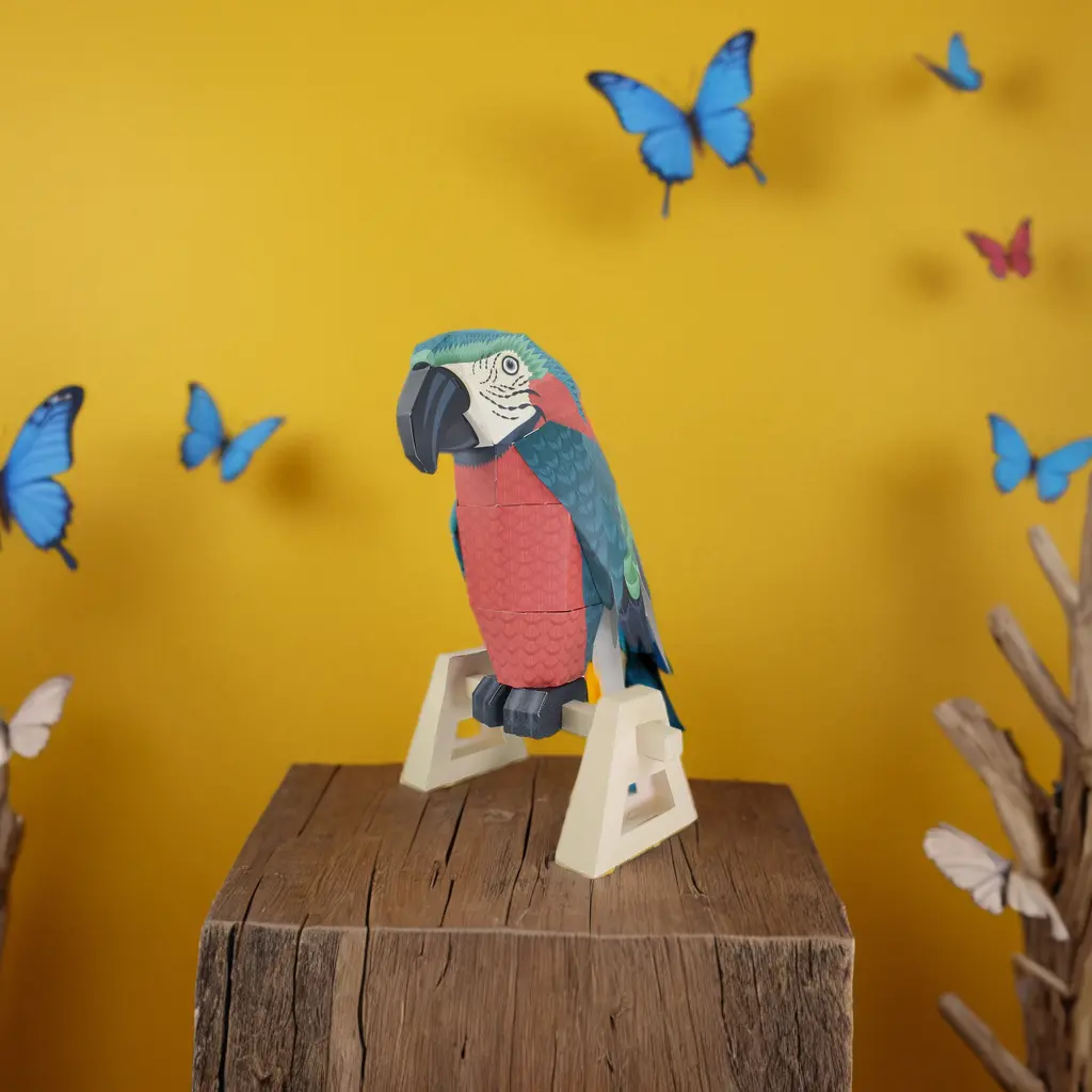 Cardboard-Parrot-Model